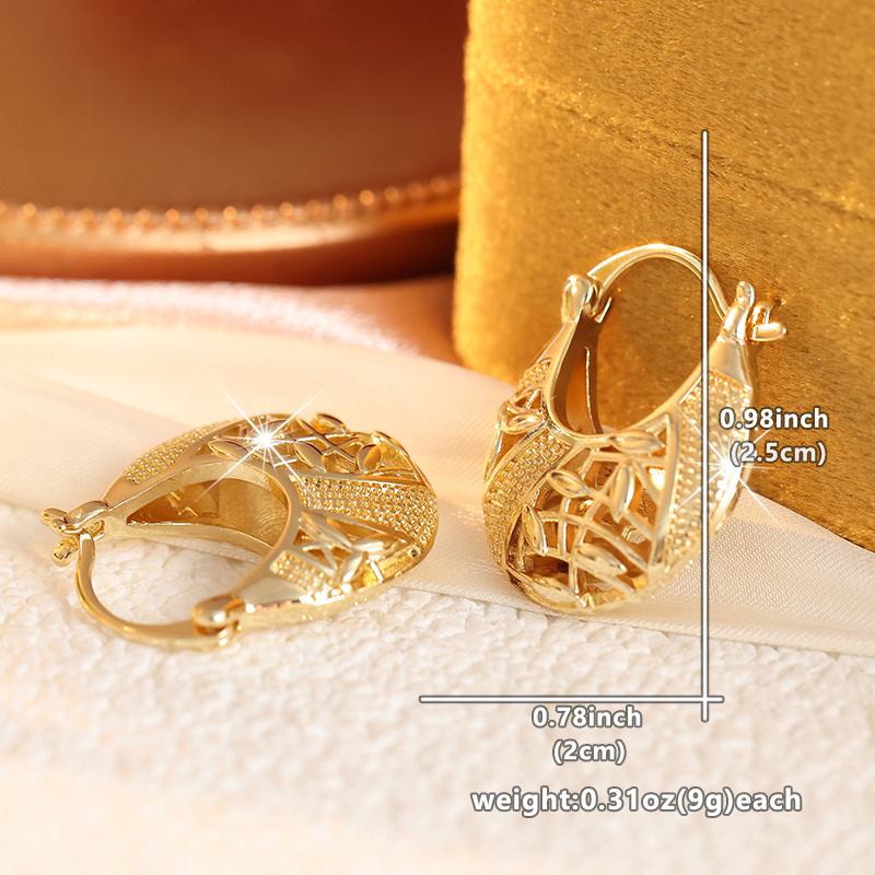 Women's Retro Classic Hollow Oval Hoop Earrings